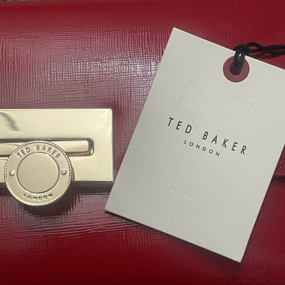 🆕️Ted Baker Red Patent Leather Gold Chain Clutch Crossbody - Picture 7 of 8